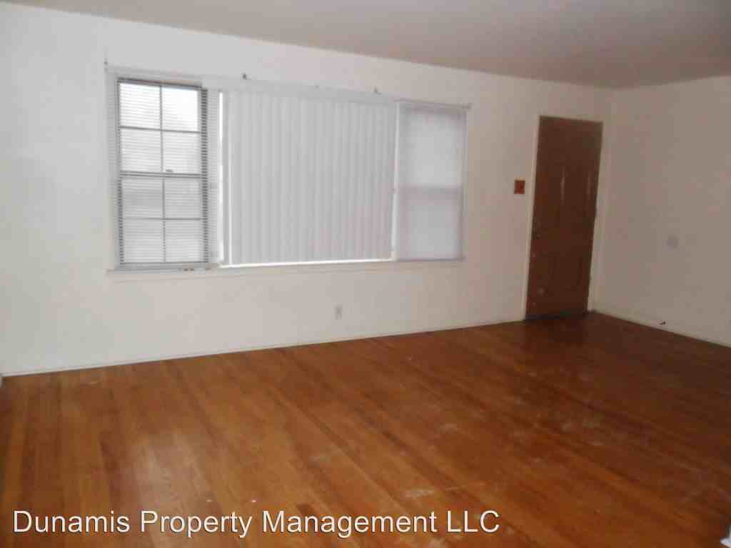 1931 Bainbridge Dr - Photo 2 of 9