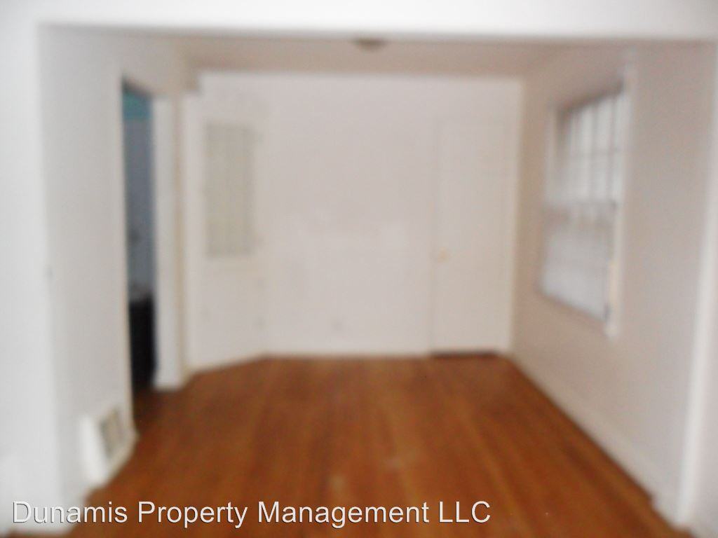 1931 Bainbridge Dr - Photo 3 of 9