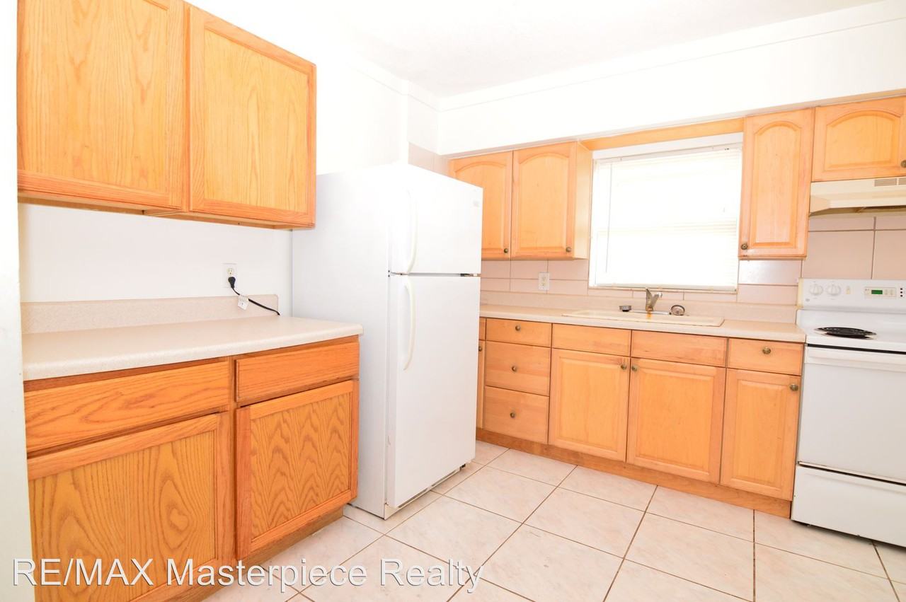 2114 Donald Ave - Photo 3 of 5