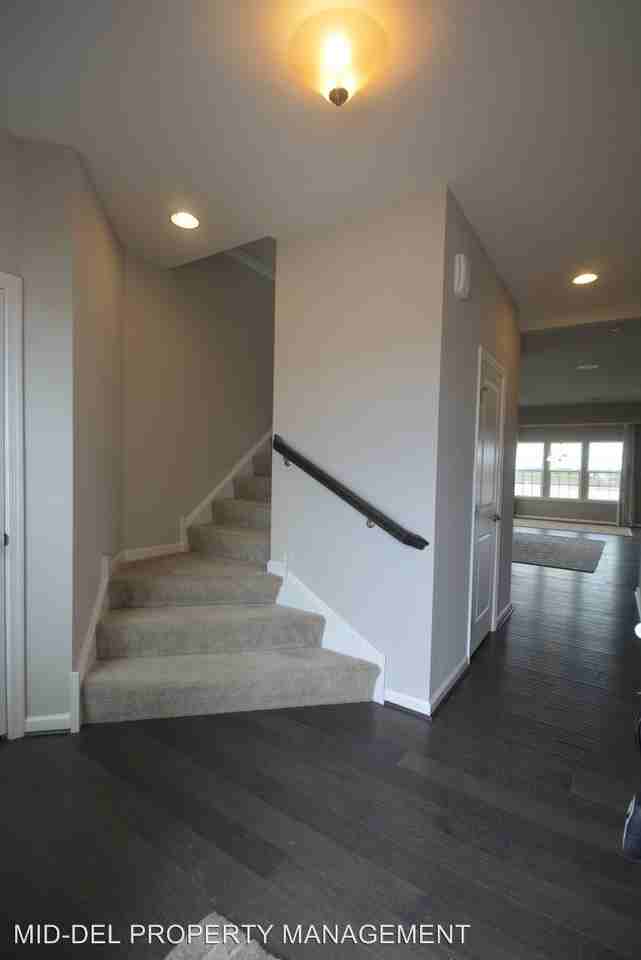 432 Goodwick Dr - Photo 3 of 28
