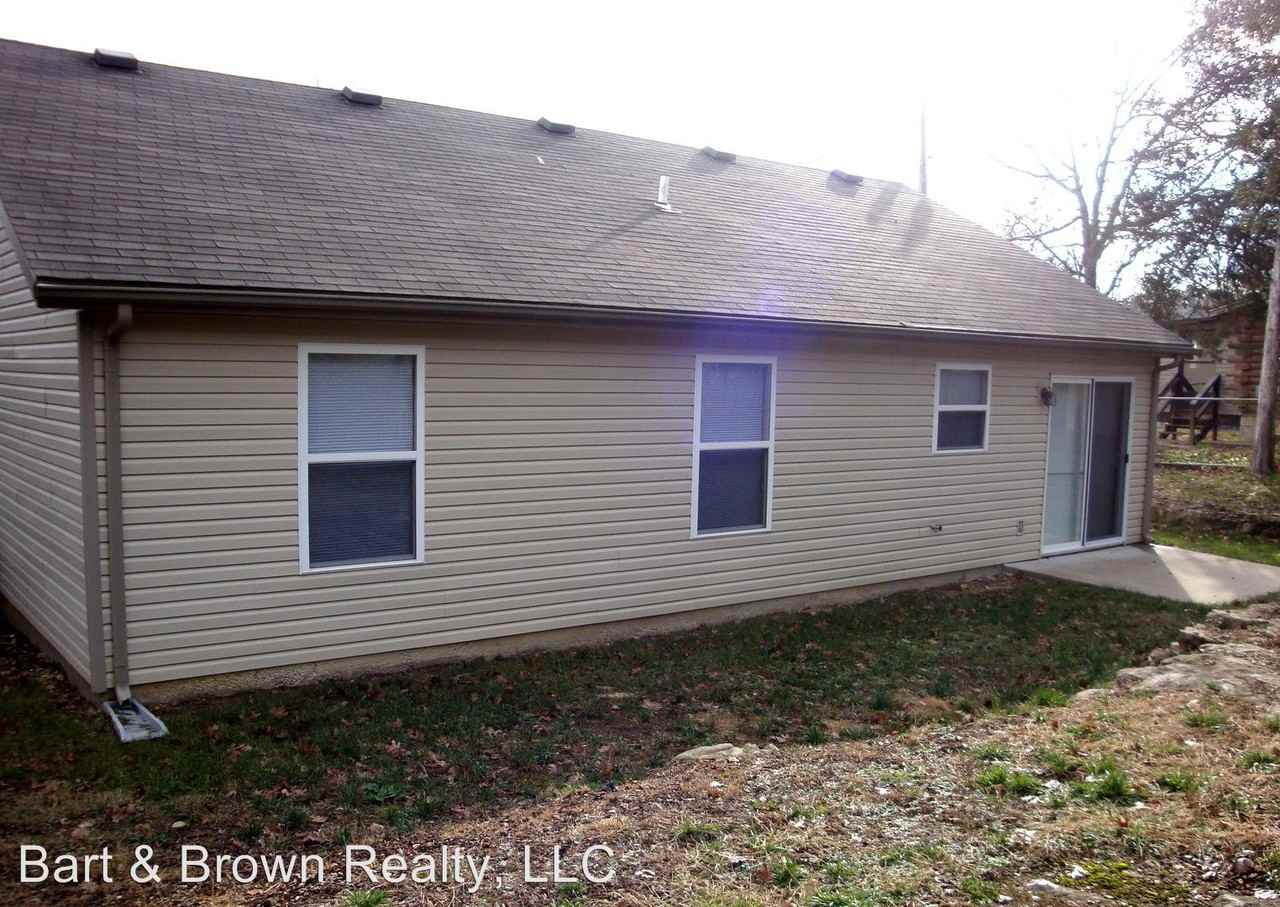 1017 Deer Trail Ln - Photo 2 of 5