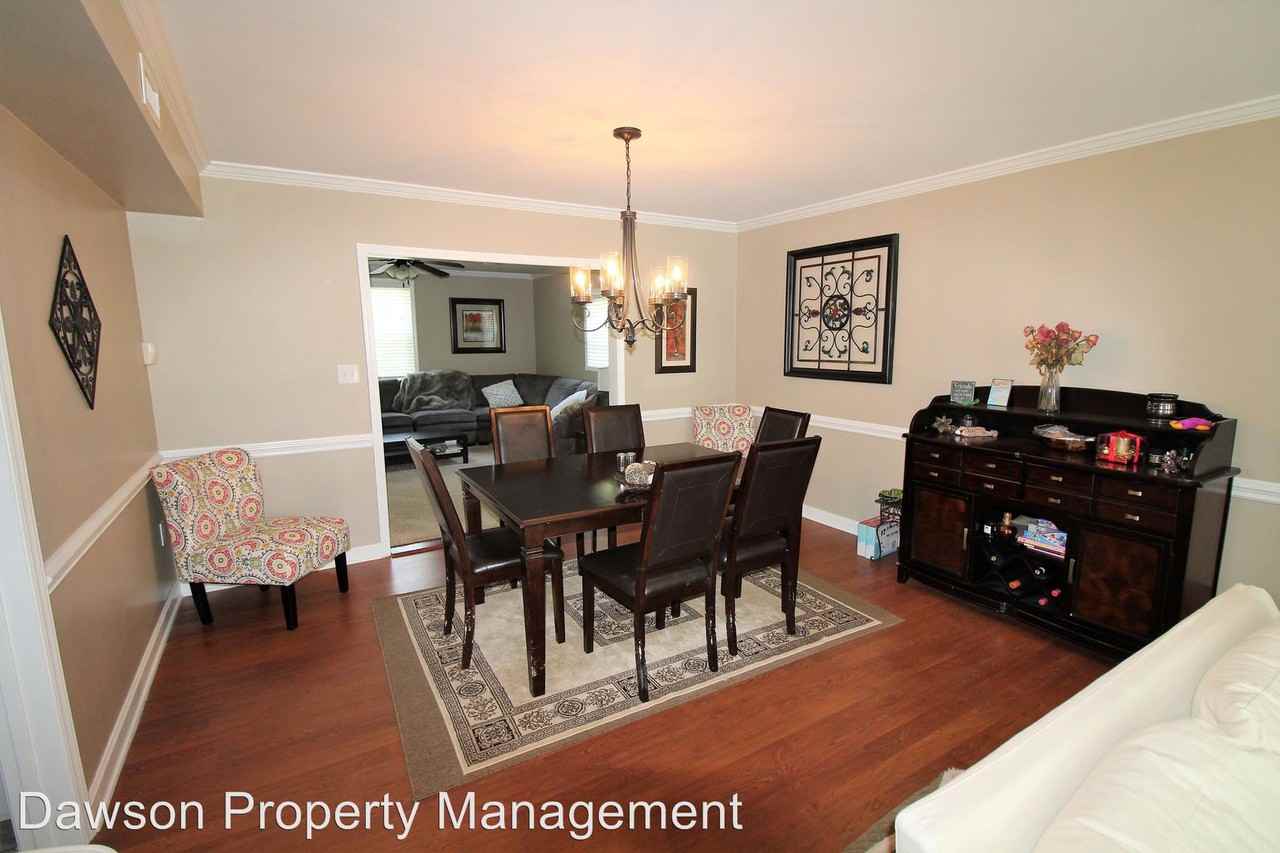 4917 Truscott Rd - Photo 3 of 18