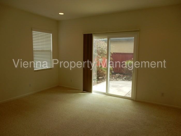 3405 Kensington Ct - Photo 3 of 27