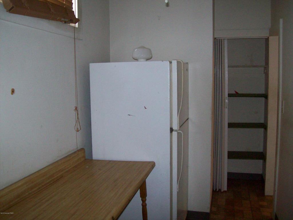 407 Main St #3 - Photo 3 of 10