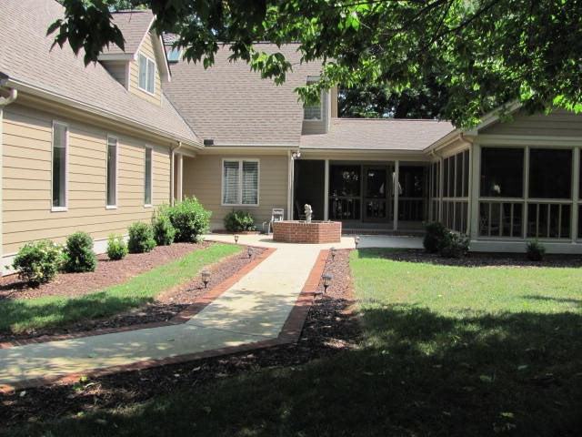 489 Meriwether Dr - Photo 3 of 46