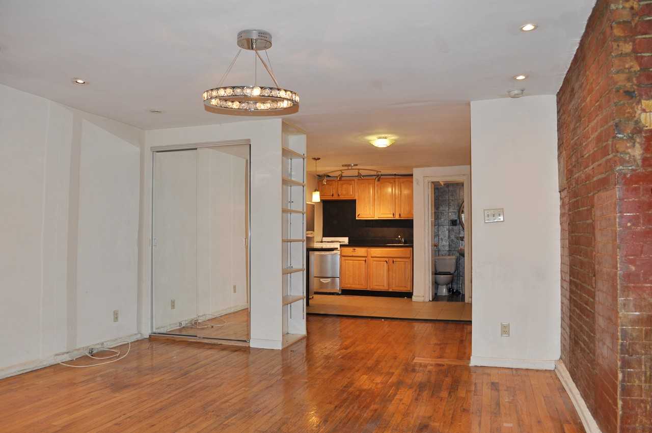 171 Washington Park #1 - Photo 3 of 7