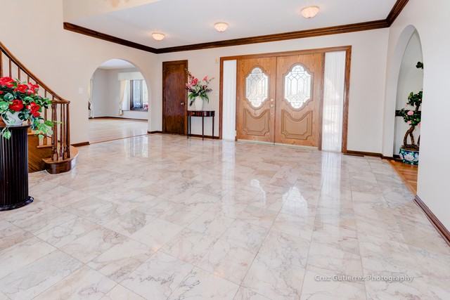 30 N Liberty Dr - Photo 2 of 31