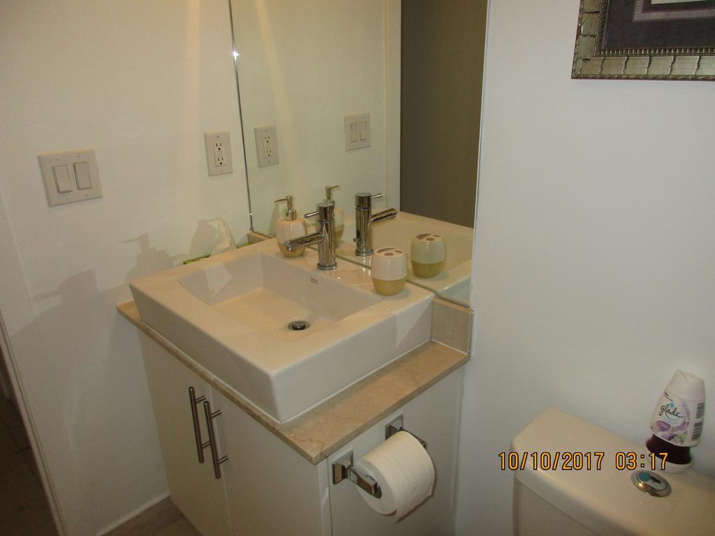65 Bremner Boulevard - Photo 5 of 20