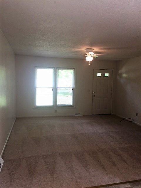 910 Dickens Dr - Photo 3 of 16