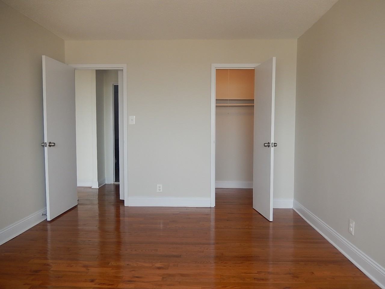 E Sydney Ave & N 3rd Ave, Mt Vernon, NY 10550, US #4J