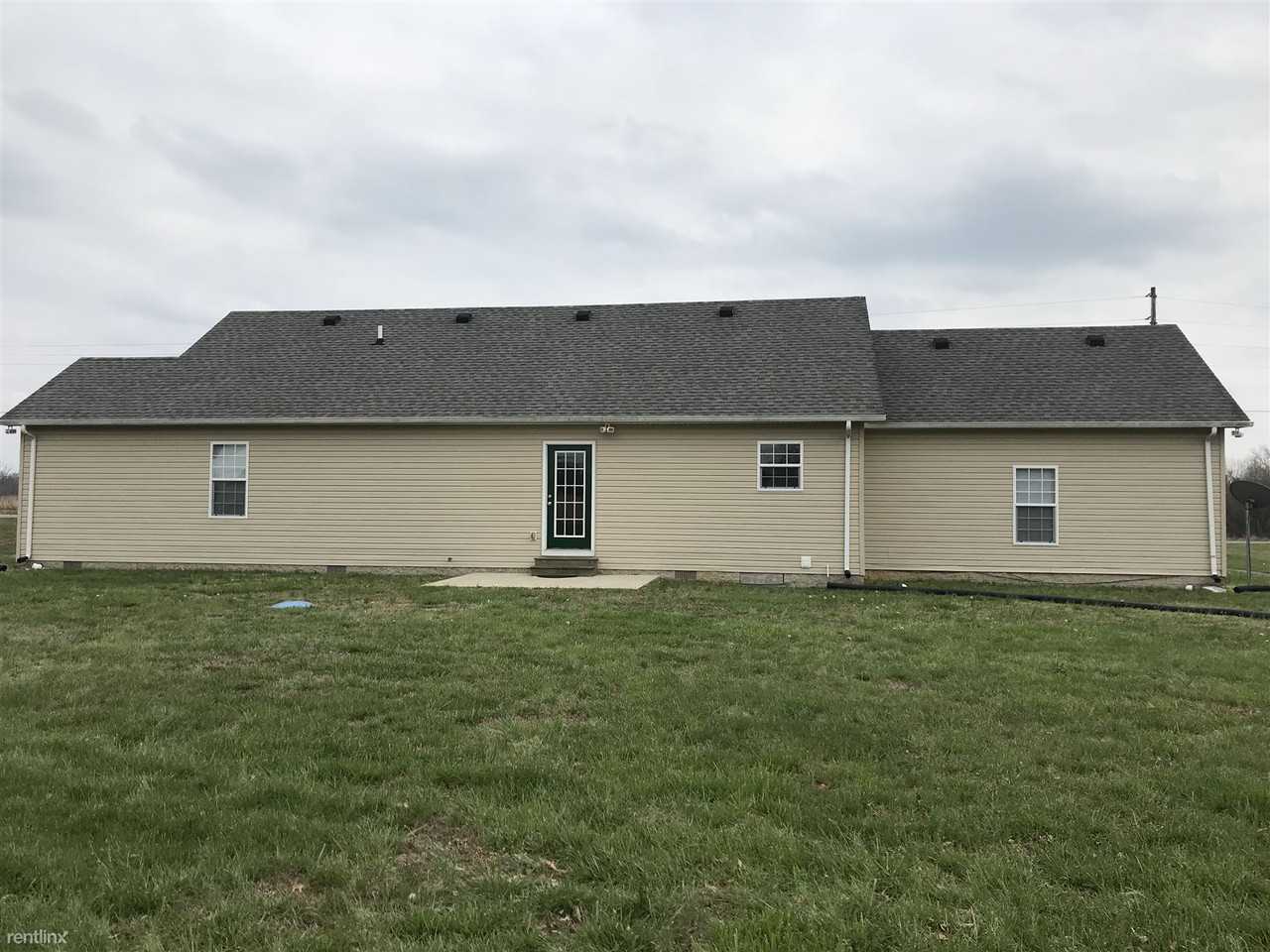 2410 Claypool-Boyce Rd - Photo 2 of 12