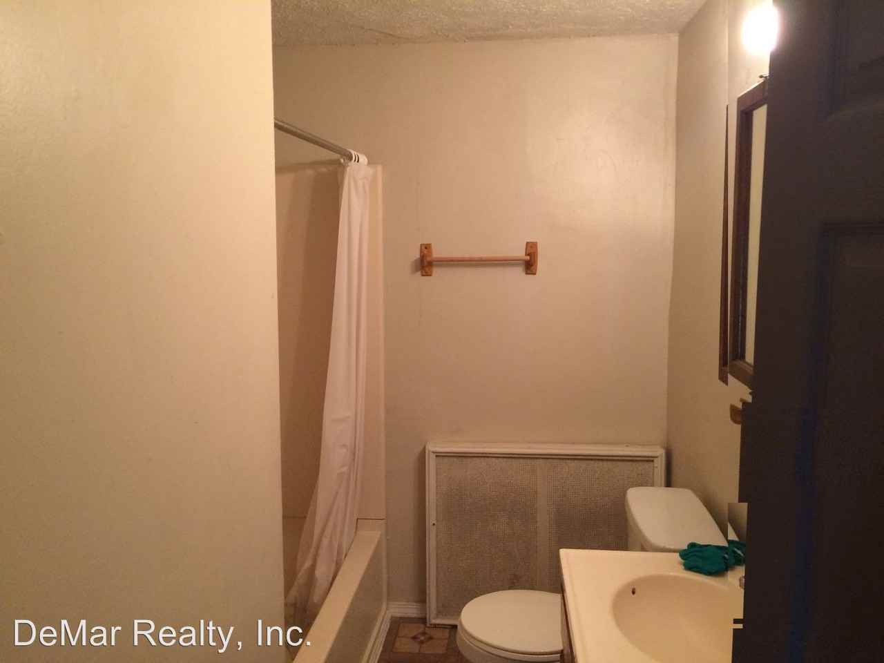 1320 Montrose - Photo 3 of 6