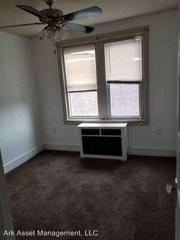 5515 Torresdale Avenue - Photo 3 of 4