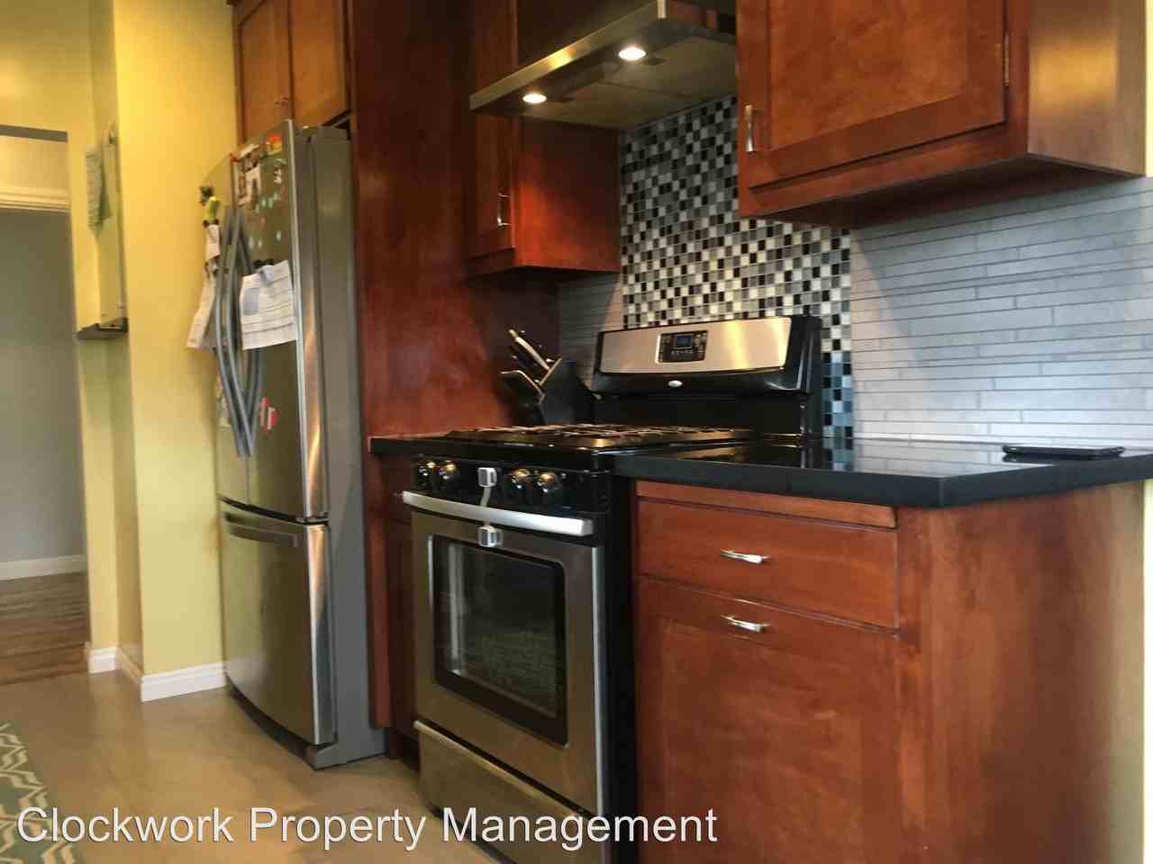 10321 Mildred St - Photo 3 of 19