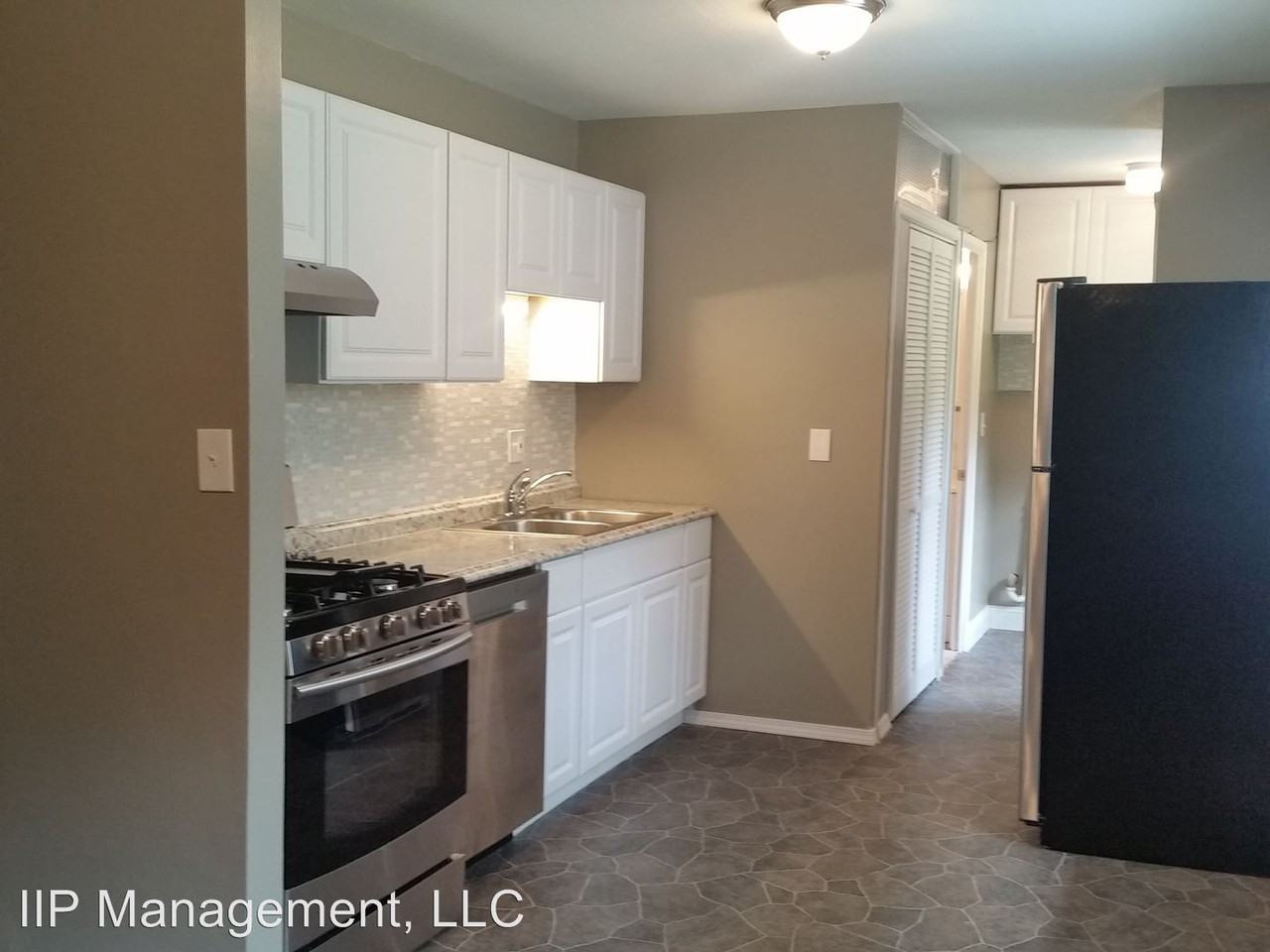 24920 Randolph Rd - Photo 3 of 15