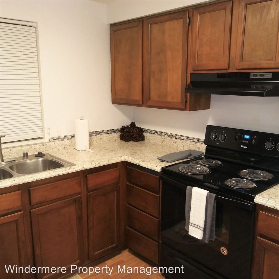 1509 Moore St - Photo 2 of 11