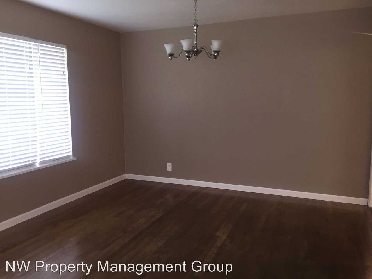 7711 49th Dr NE - Photo 3 of 12