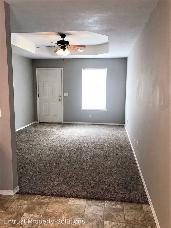 178 W Sunset St - Photo 2 of 13