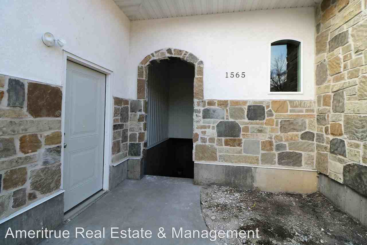 1565 E 1600 N - Photo 2 of 11