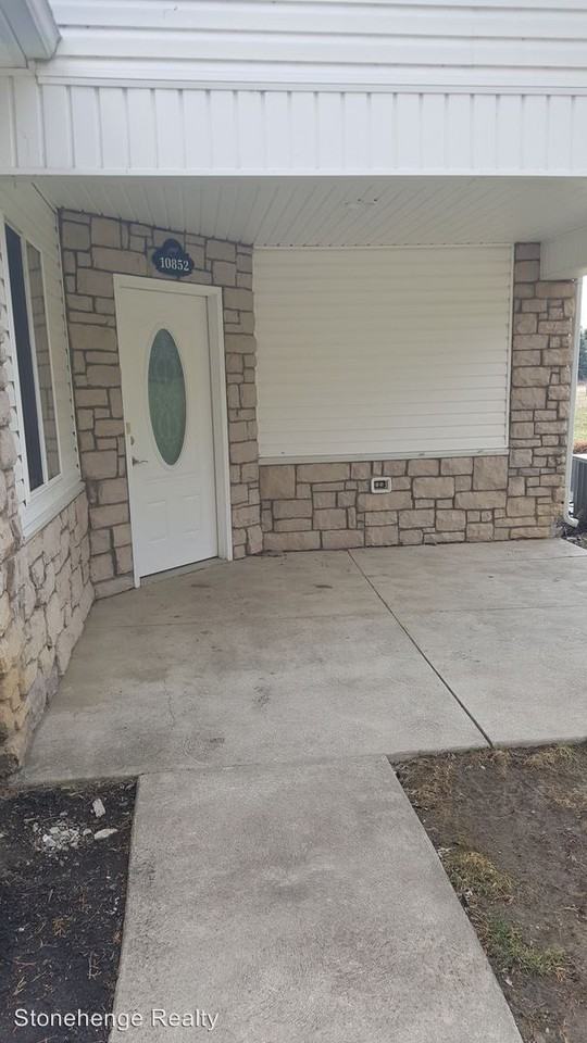 10852 Fox Cove Dr - Photo 2 of 13