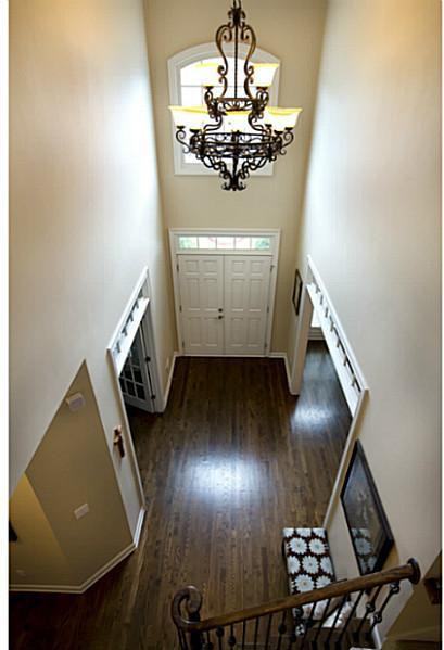 104 Glencedars Ln - Photo 3 of 24