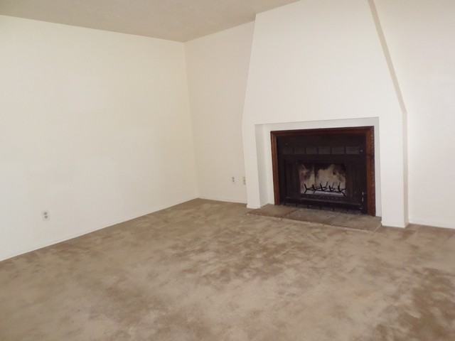 8809 Peony Ct - Photo 3 of 30