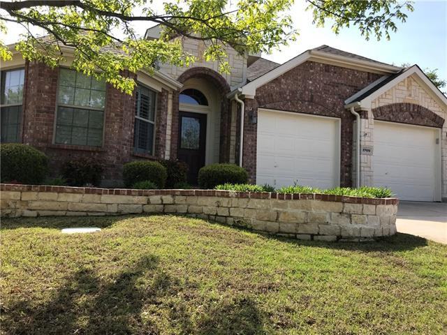 1709 Lake Point Ct - Photo 2 of 17