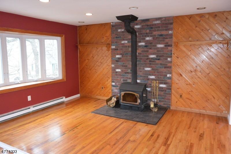 20 Erie Ave - Photo 3 of 25