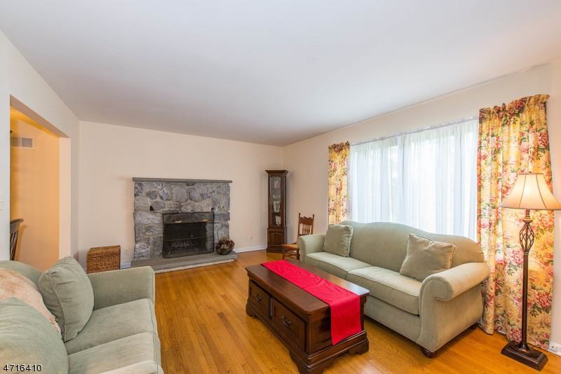 556 Powerville Rd - Photo 2 of 15