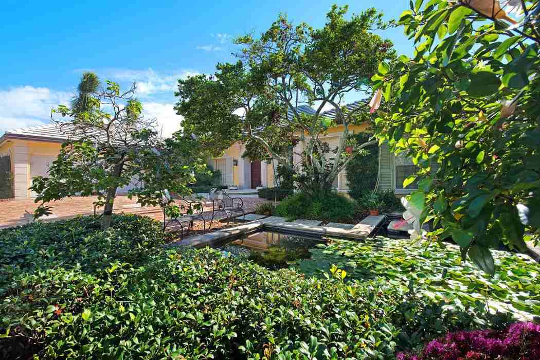 224 Sandpiper Dr - Photo 2 of 8