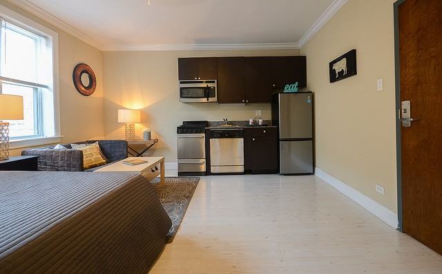 839 West Diversey Parkway #406