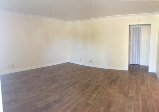 728 West Hemlock Street - Photo 2 of 9