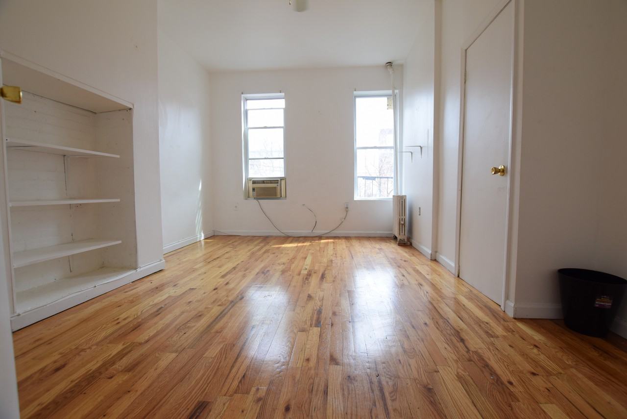 256 Stagg Street #vv