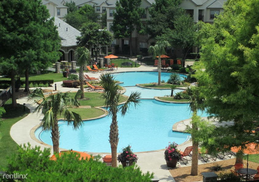 Western Center Blvd. Apartments in Fairway Bend, Fort Worth, TX 76137