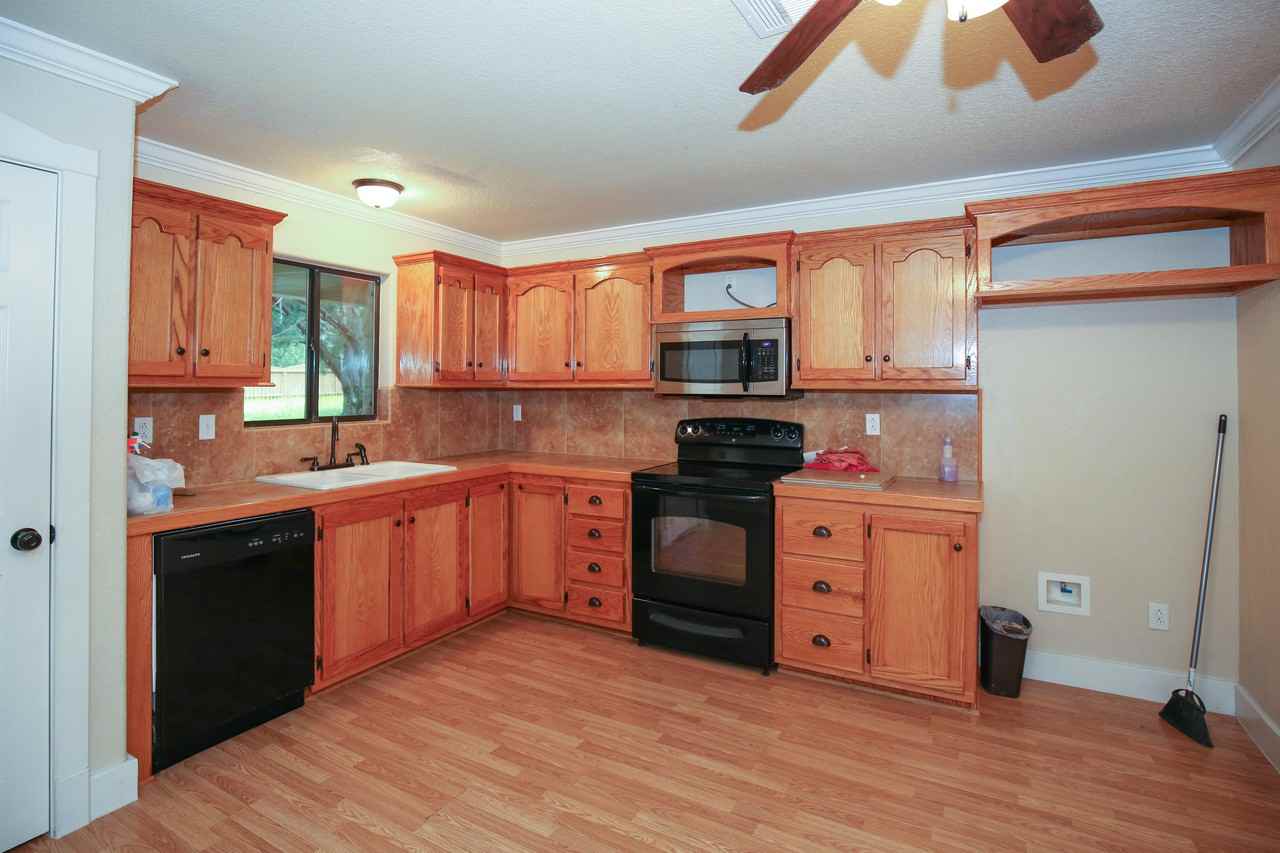 620 Persimmon Pass - Photo 3 of 6