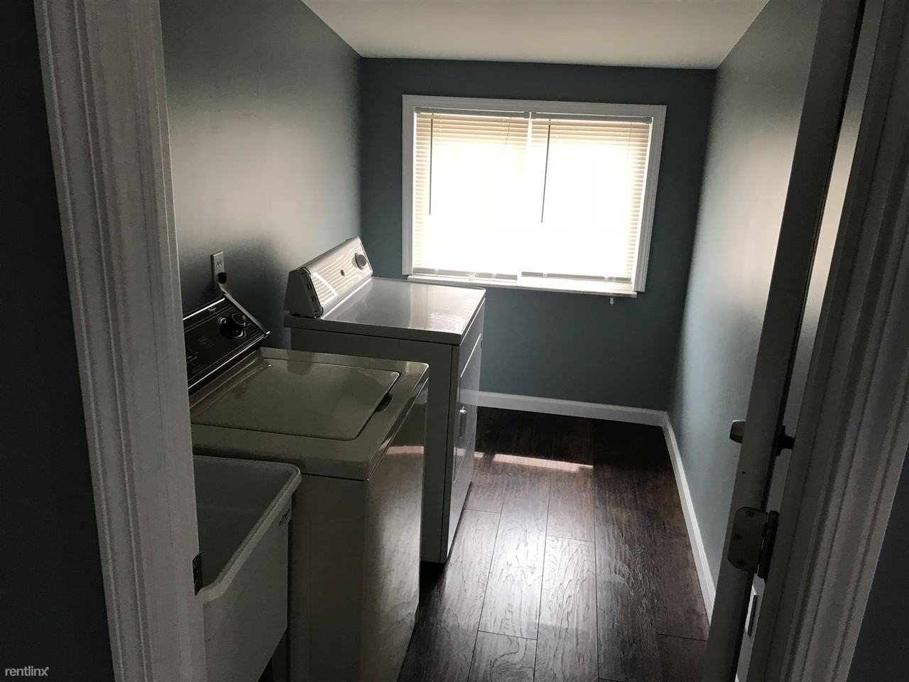 19931 Fenton St - Photo 2 of 10