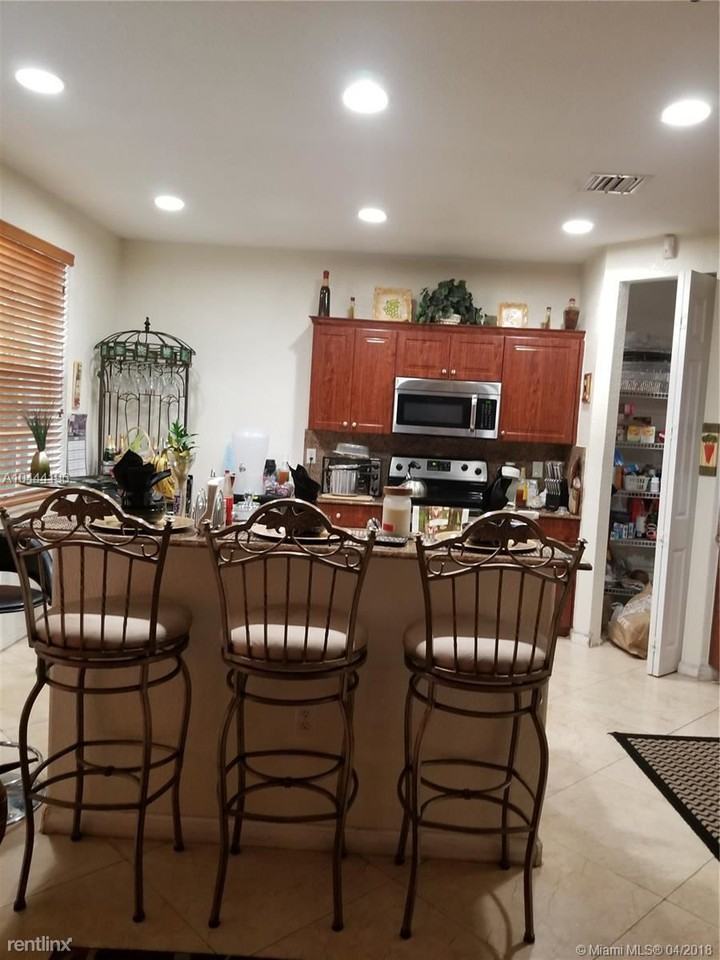 2500 SW 85th Terrace - Photo 2 of 15