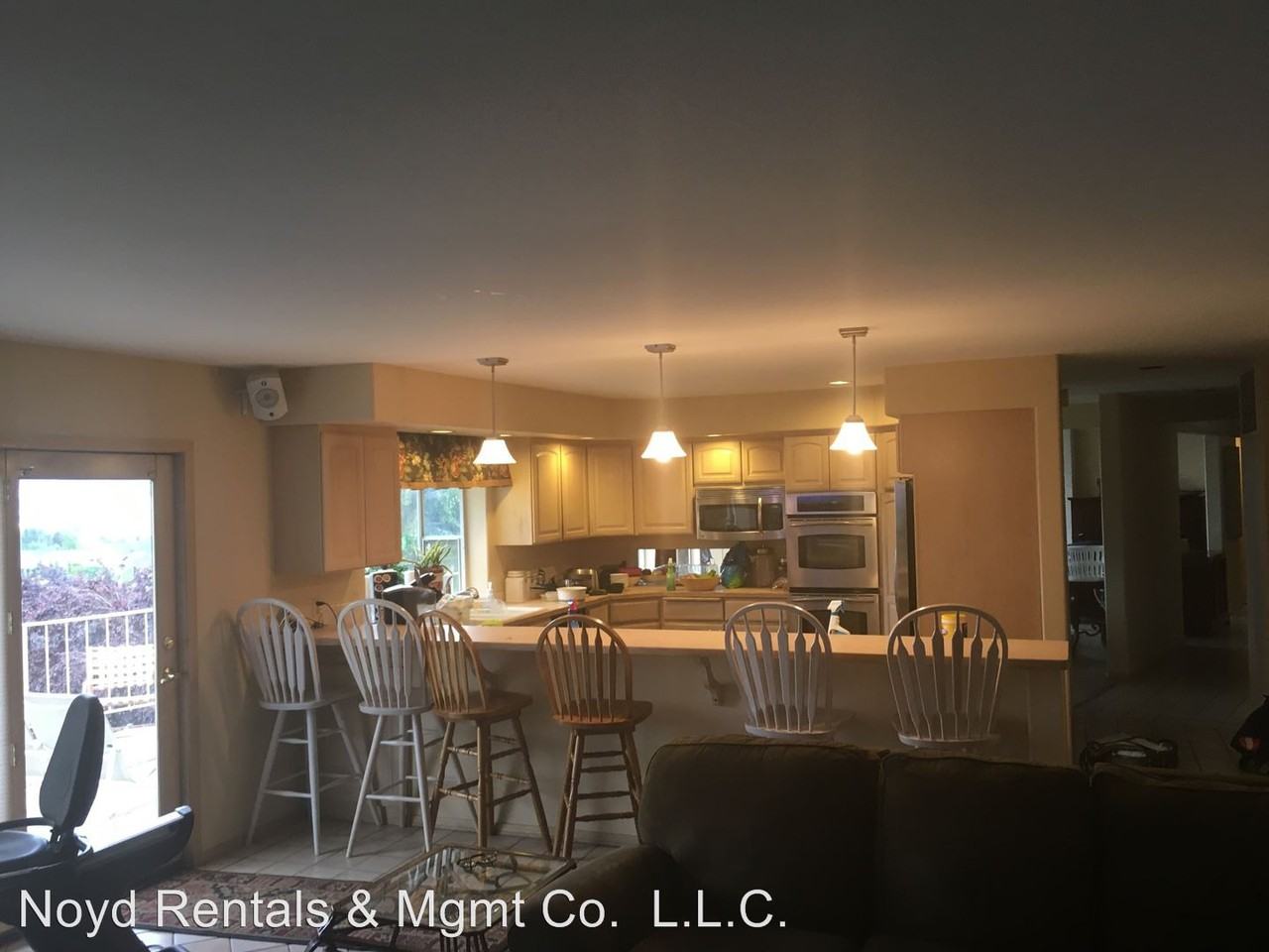 3781 School St - Photo 2 of 5