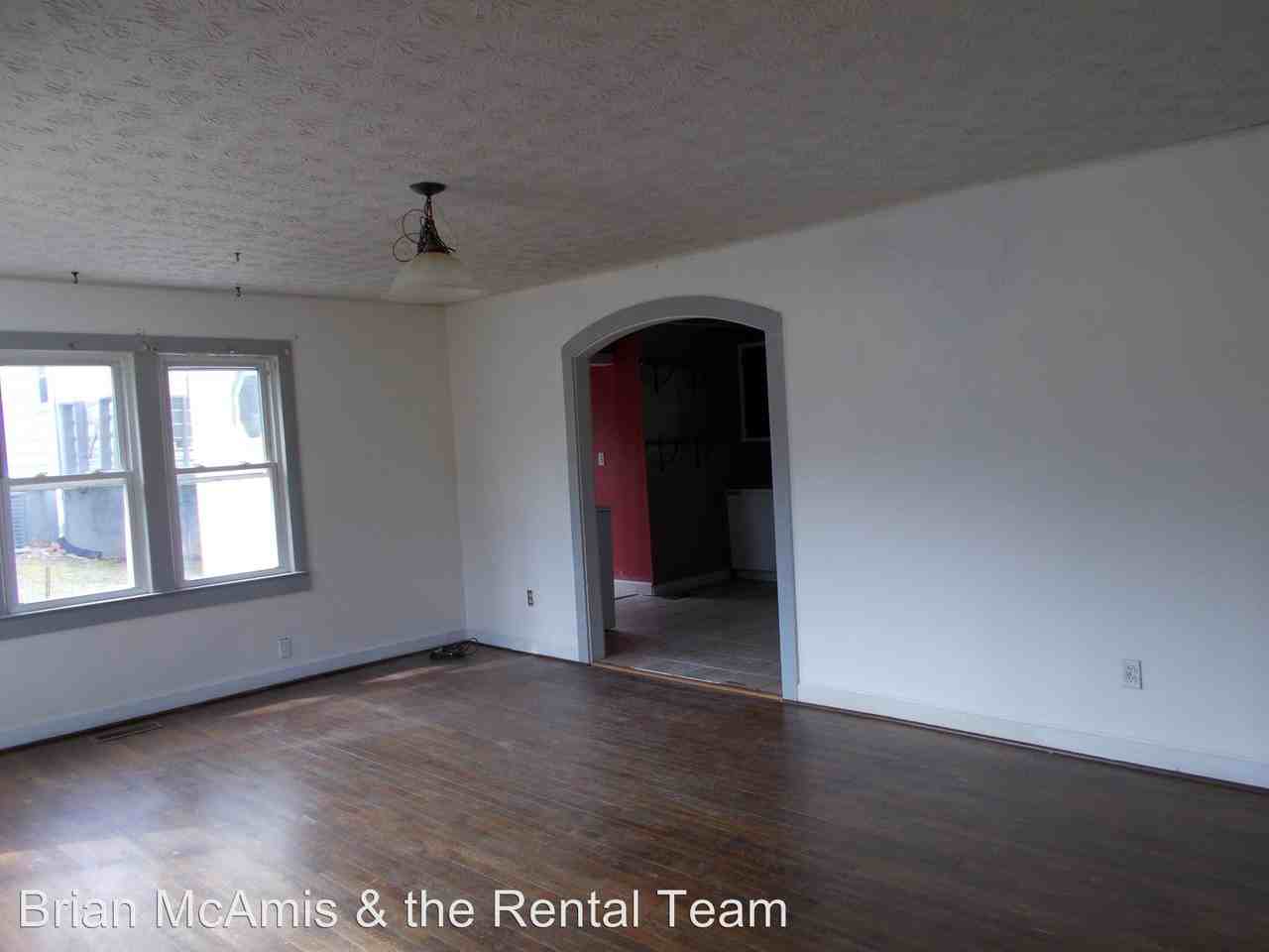 1002 Asheville Hwy - Photo 3 of 10