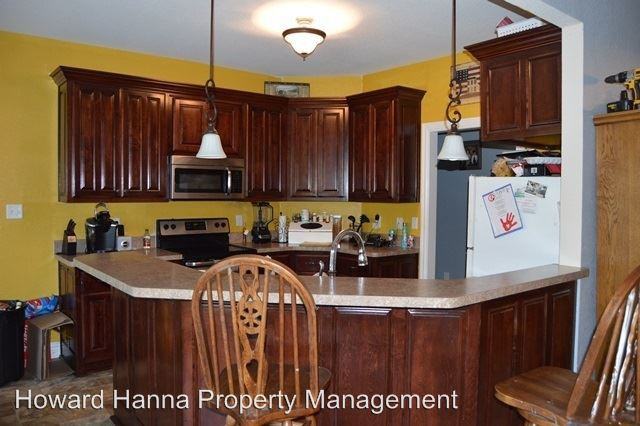 137 Travis Boulevard - Photo 3 of 9