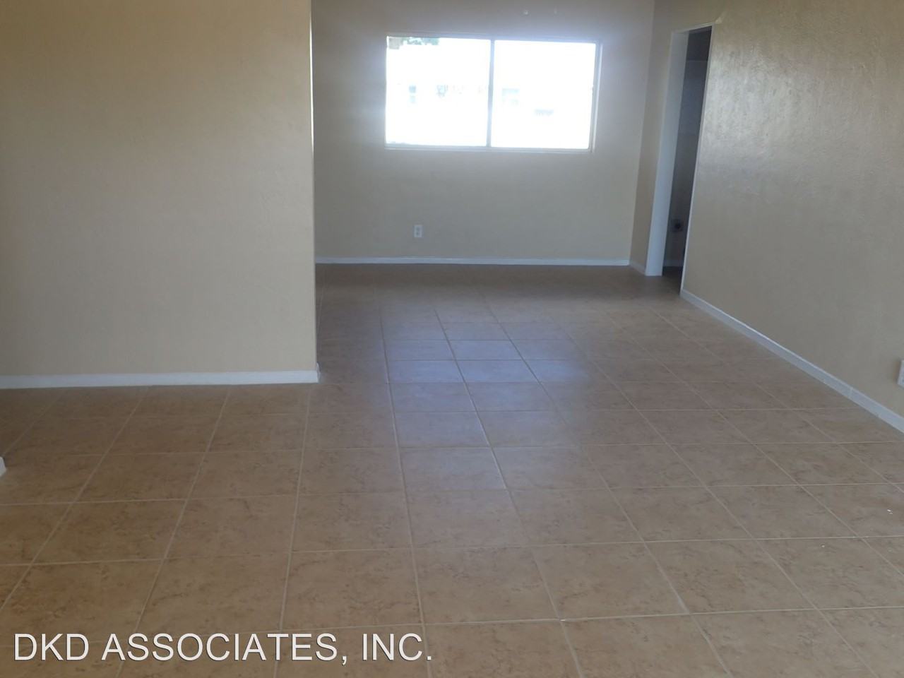 5121 Pikes Peak Dr - Photo 3 of 16