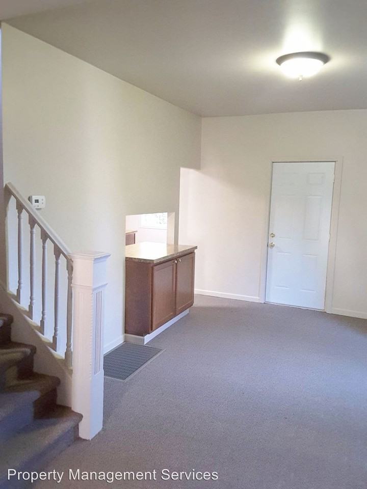 621 Aspenwald Ave - Photo 2 of 13