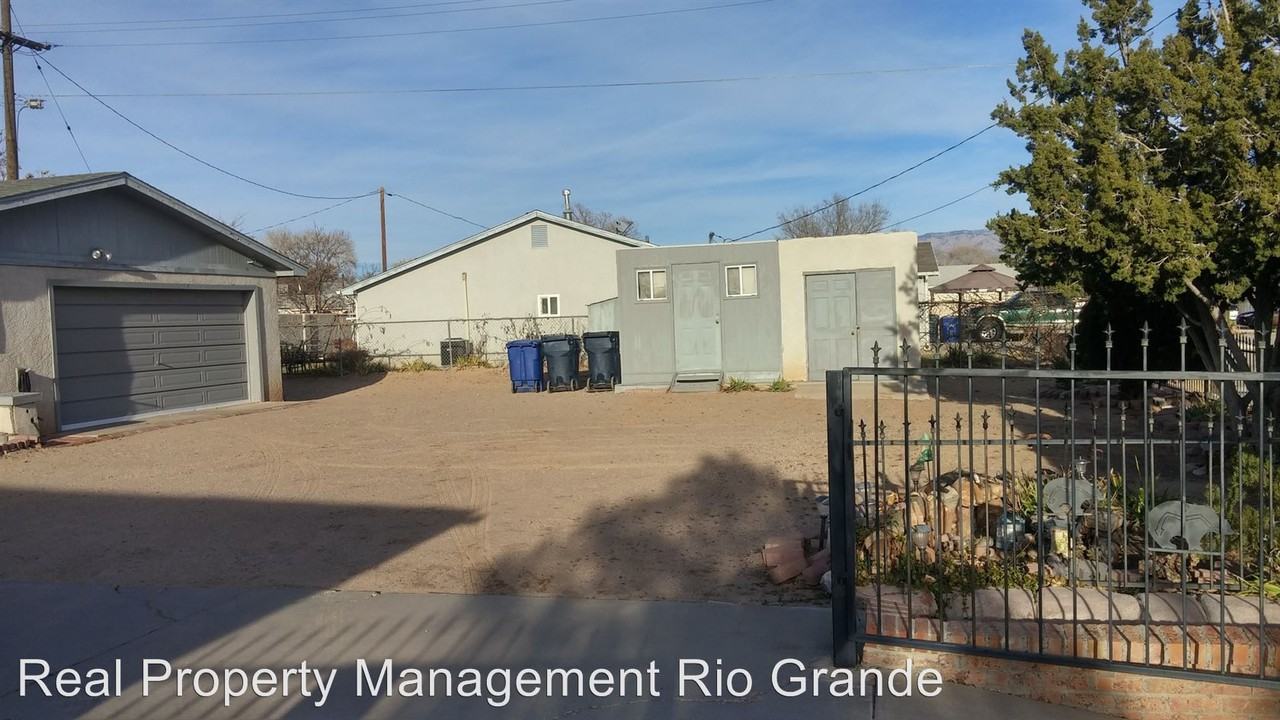 5009 Bluewater Rd NW - Photo 2 of 8