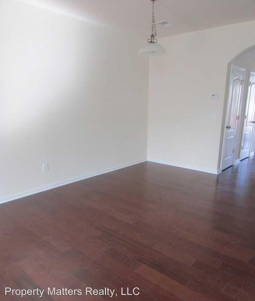 2724 Sawbridge Ln - Photo 3 of 14