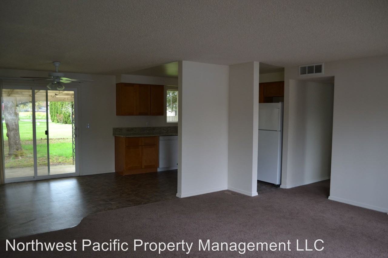 4347 Burlington Loop NE - Photo 3 of 24