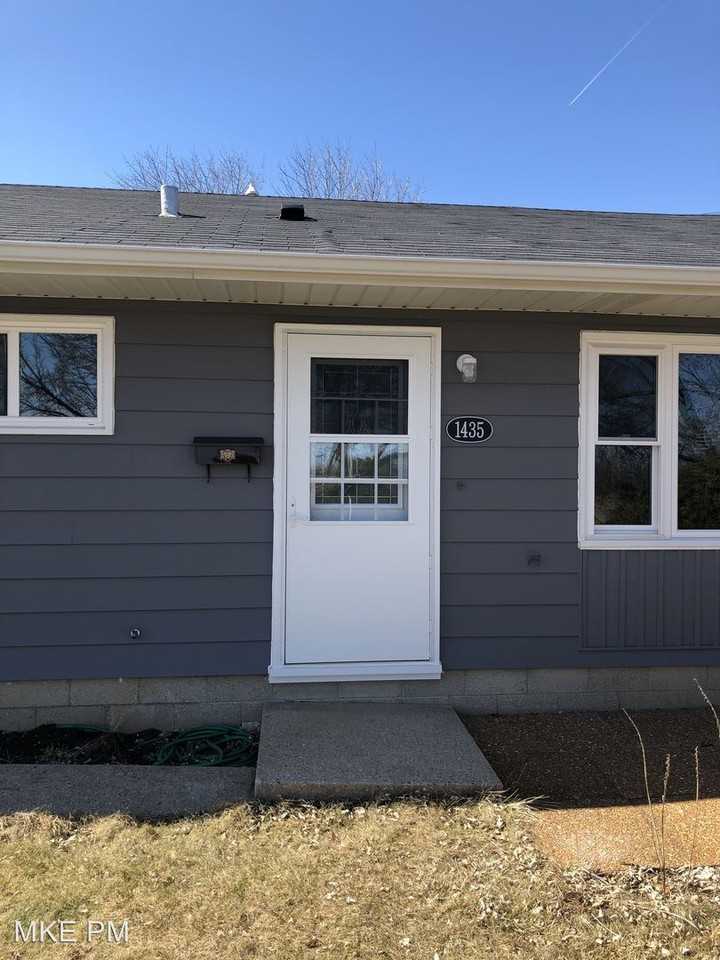 1435 N 47th St - Photo 2 of 16