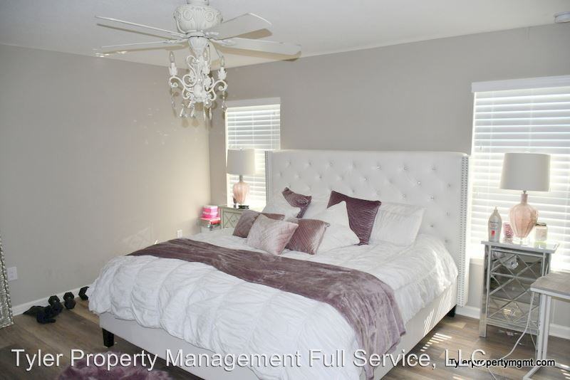 79 Pergola Pl - Photo 3 of 20