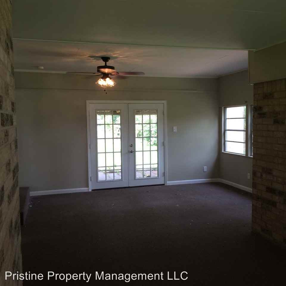 189 Fairway Dr - Photo 2 of 8