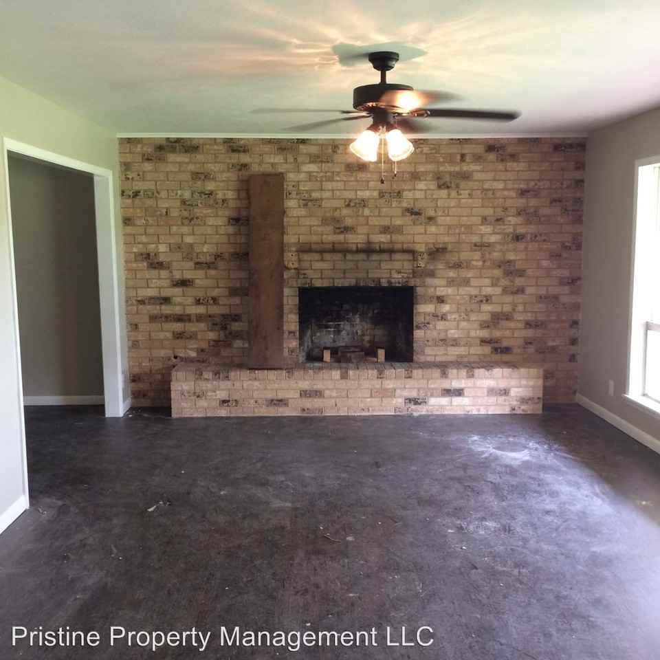 189 Fairway Dr - Photo 3 of 8