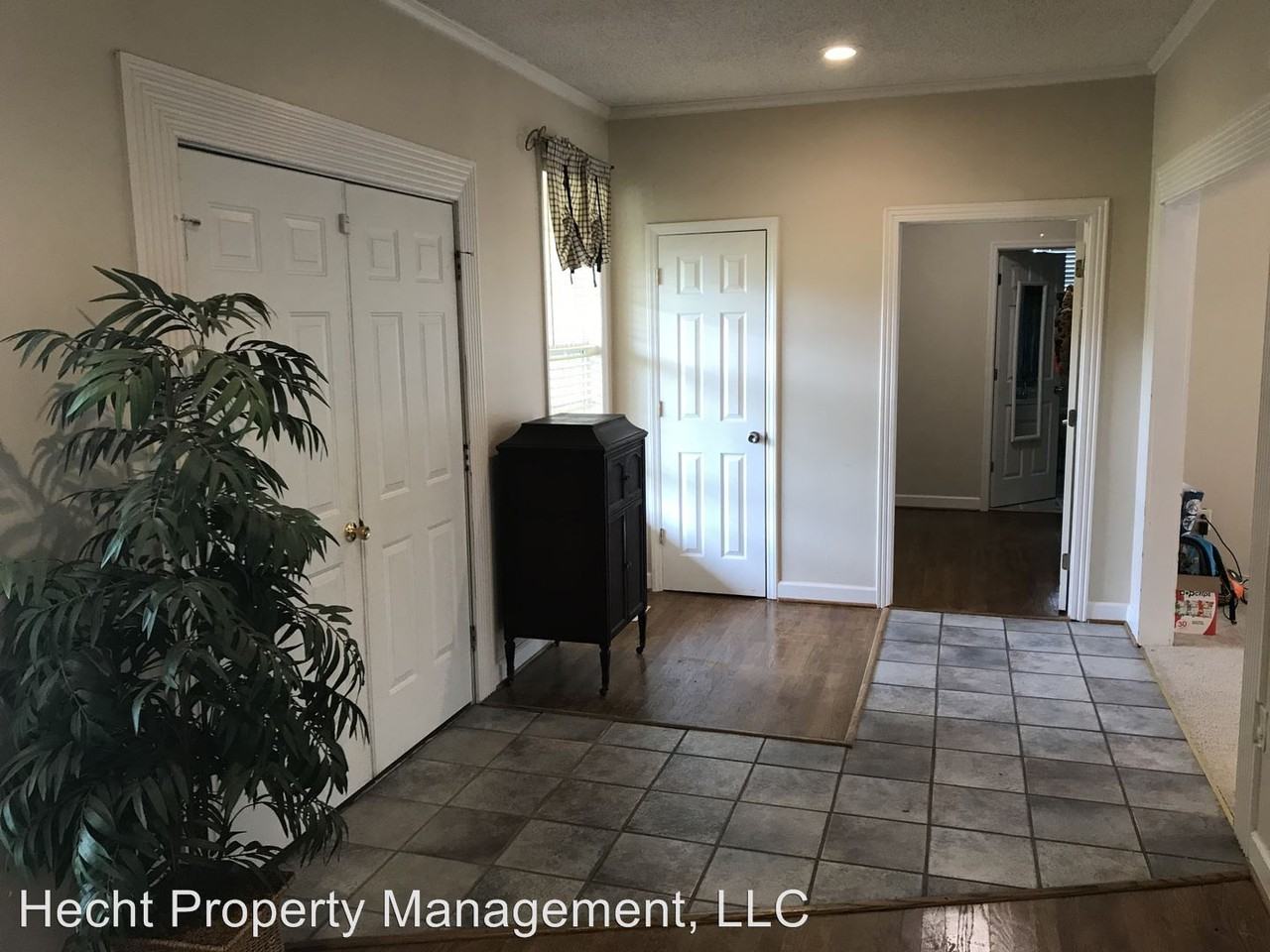 5361 Fleenor Way - Photo 3 of 25